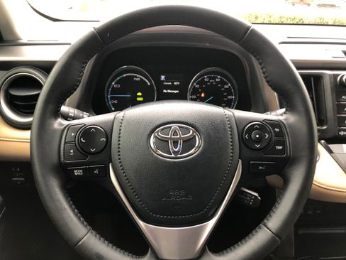 Used 2017 Toyota RAV4 XLE image 23