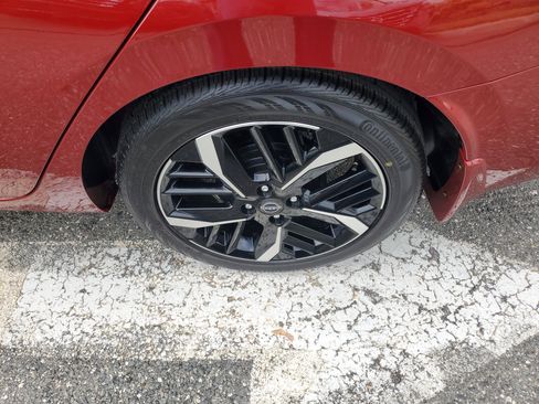 New 2025 Nissan Versa SR w/ Trunk Package image 6