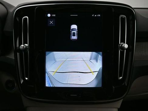 Used 2023 Volvo XC40 B5 Plus w/ Protection Package Premier AWD/4WD image 20