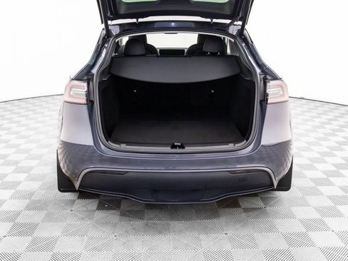 Used 2023 Tesla Model Y Long Range image 34