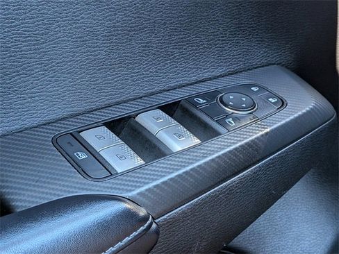 Used 2022 Mitsubishi Outlander SE image 27