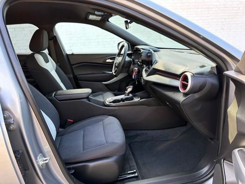 Used 2024 Chevrolet Trax RS w/ Driver Confidence Package FWD image 12
