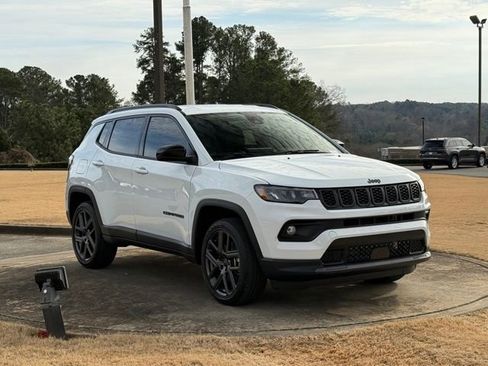 New 2026 Jeep Compass Latitude image 9