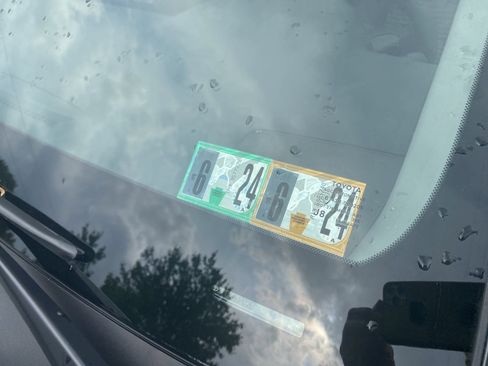 Used 2023 Toyota Camry SE image 6