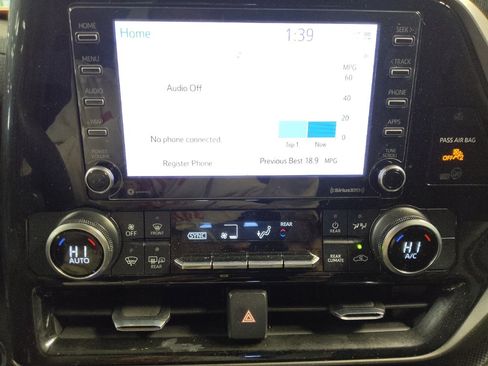 Used 2022 Toyota Highlander L image 25