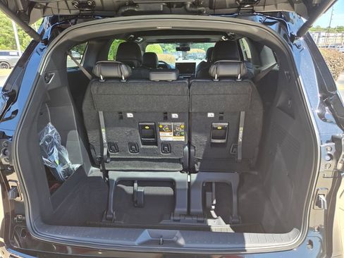 New 2026 Toyota Sienna Limited FWD image 11