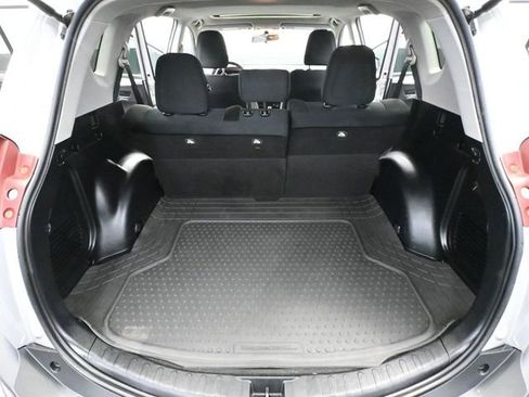 Used 2015 Toyota RAV4 XLE image 40