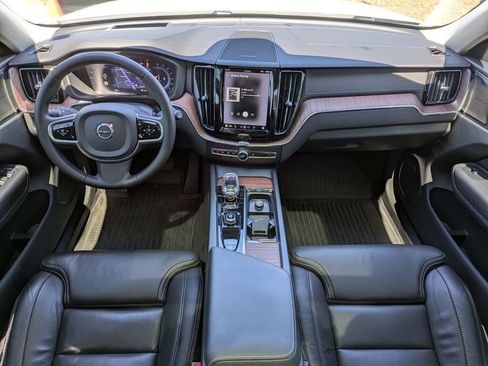 Certified 2023 Volvo XC60 B5 Ultimate w/ Protection Package Premier FWD image 18