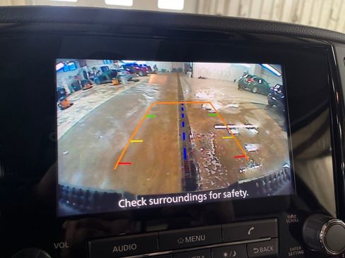 Certified 2024 Nissan Titan SV w/ SV Convenience Package image 25