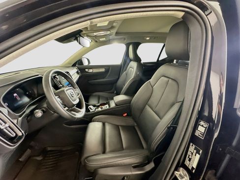 Used 2026 Volvo XC40 B5 Plus AWD/4WD image 13