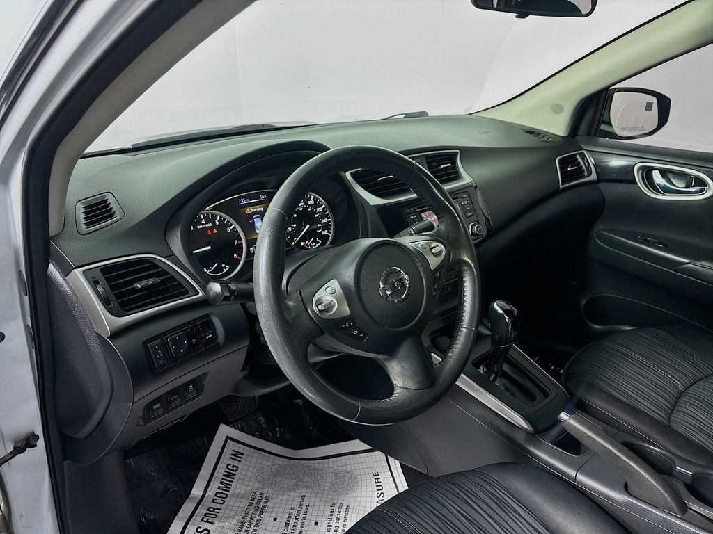 Used 2016 Nissan Sentra SV FWD image 9