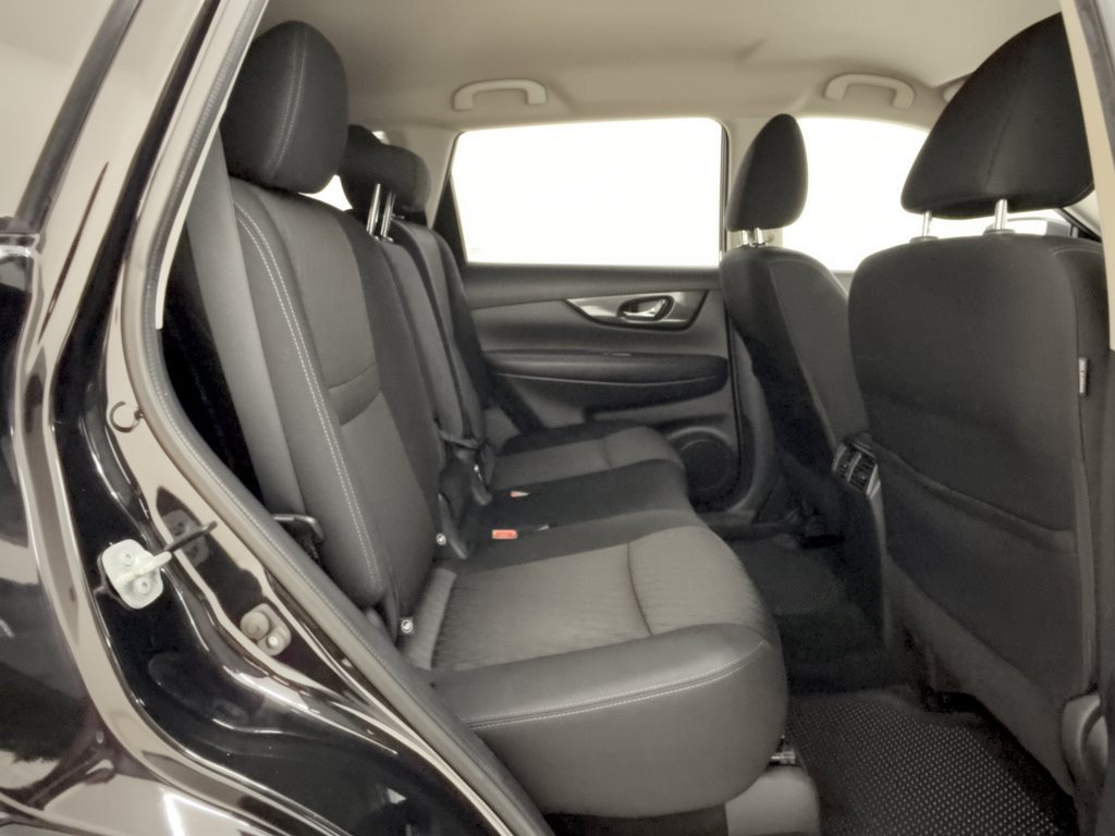 Used 2017 Nissan Rogue S FWD image 29