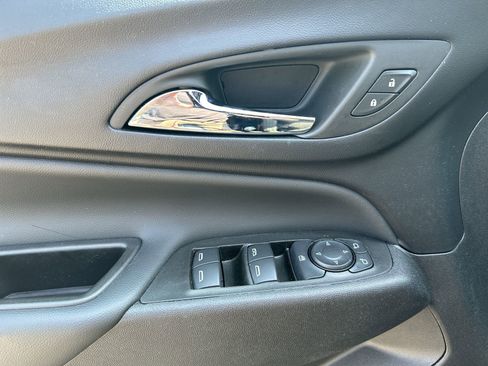 Used 2024 Chevrolet Equinox LT image 10