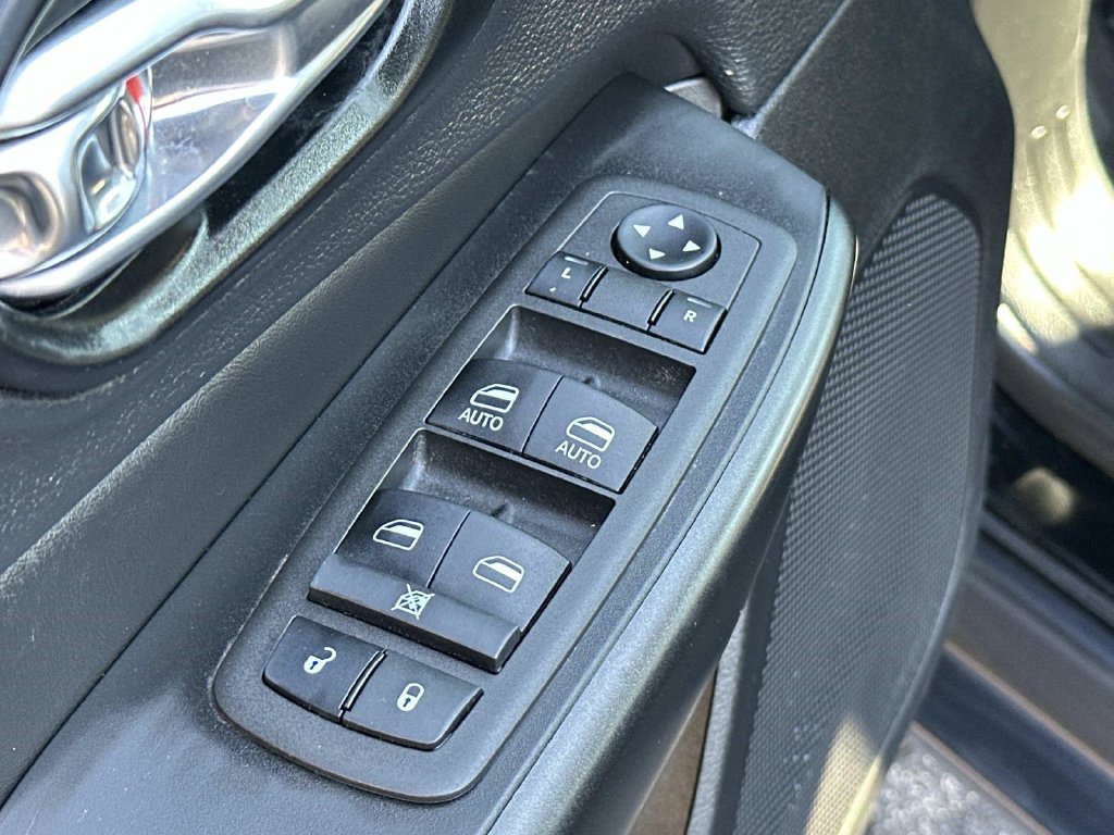 Used 2022 Jeep Cherokee Trailhawk w/ Sound & Nav Group AWD/4WD image 25