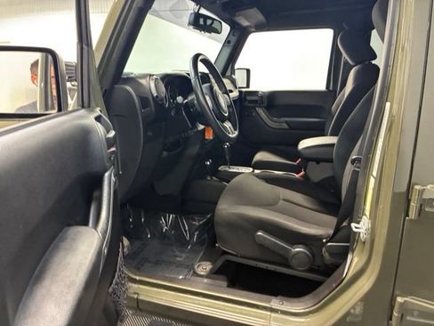 Used 2015 Jeep Wrangler Unlimited Sport w/ Quick Order Package 24S AWD/4WD image 13