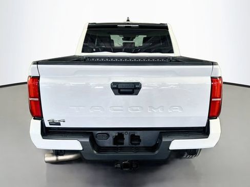 Used 2025 Toyota Tacoma SR5 AWD/4WD image 7