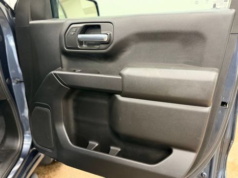 Used 2019 Chevrolet Silverado 1500 Custom w/ Custom Value Package AWD/4WD image 18