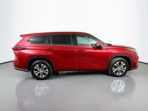 Used 2022 Toyota Highlander XLE FWD image 7