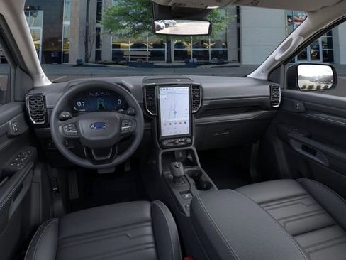 Used 2025 Ford Ranger Lariat w/ FX4 Off-Road Package image 9