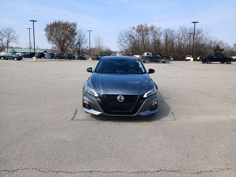Used 2022 Nissan Altima 2.5 SR w/ Midnight Edition Package image 2