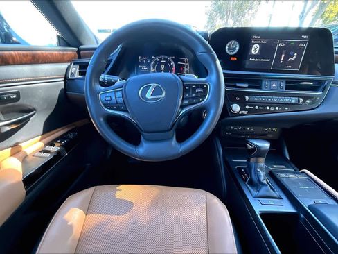 Used 2022 Lexus ES 350 w/ Premium Package image 5