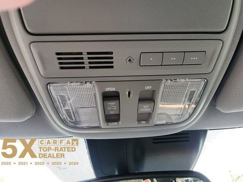 Used 2017 Honda CR-V Touring image 29