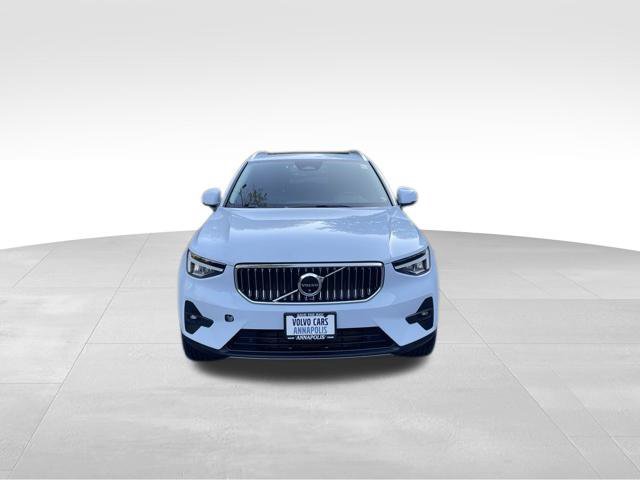 Used 2024 Volvo XC40 B5 Plus w/ Protection Package Premier AWD/4WD image 3
