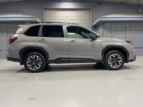 Used 2026 Subaru Forester Premium AWD/4WD image 9