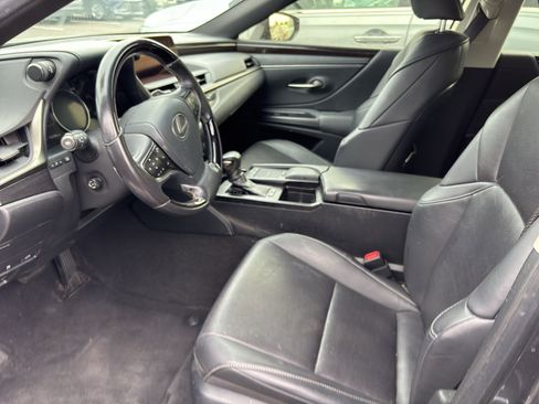 Used 2019 Lexus ES 300h w/ Premium Package FWD image 7