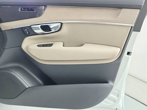 Certified 2026 Volvo XC90 B6 Ultra w/ Protection Package AWD/4WD image 43