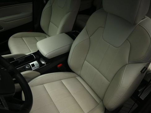 Certified 2024 Kia Telluride EX w/ EX Captain's Chair Package FWD image 51