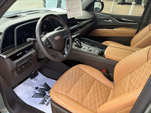 Used 2024 Cadillac Escalade Sport w/ LPO, ONYX Package AWD/4WD image 10