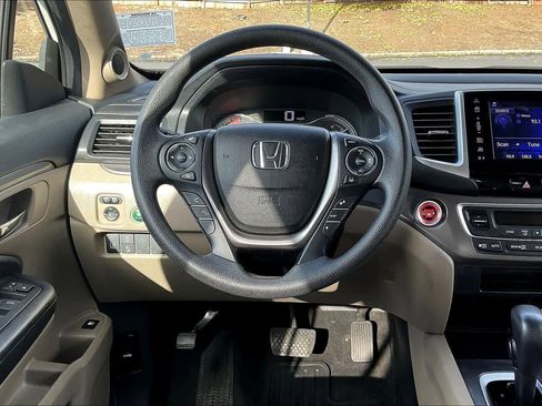 Used 2017 Honda Pilot EX image 8