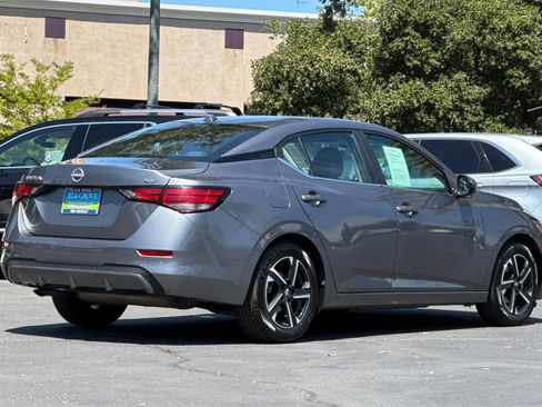 Used 2024 Nissan Sentra SV FWD image 3