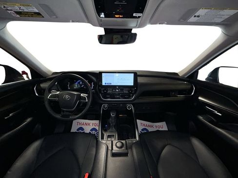Used 2025 Toyota Grand Highlander XLE image 22