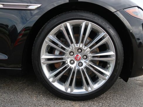 Used 2017 Jaguar XJ R-Sport image 61