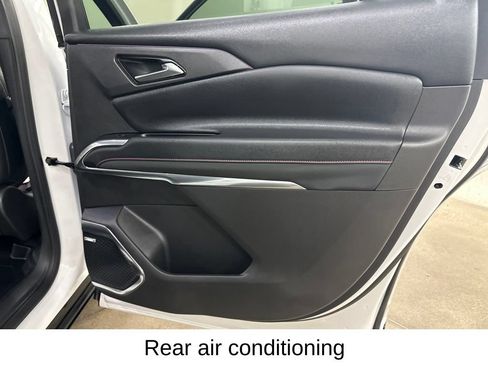 Used 2025 Chevrolet Traverse RS w/ LPO, Floor Liner Package FWD image 23