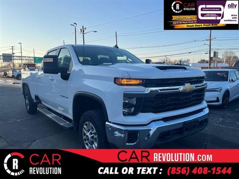 Used 2024 Chevrolet Silverado 2500 LT image 1