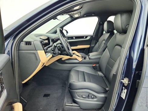Used 2024 Porsche Cayenne image 17