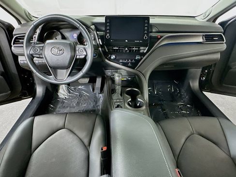 Used 2022 Toyota Camry XSE FWD image 15