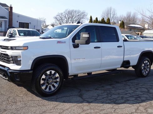 Used 2024 Chevrolet Silverado 2500 Custom w/ Custom Value Package AWD/4WD image 2