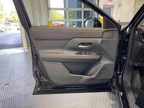 New 2026 Nissan Kicks SR w/ Cold Weather Package image 17