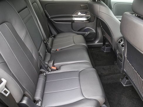 New 2026 Mercedes-Benz GLB 250 4MATIC image 16