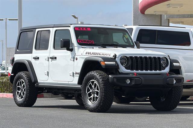 Used 2025 Jeep Wrangler Unlimited Rubicon w/ Convenience Group AWD/4WD image 2