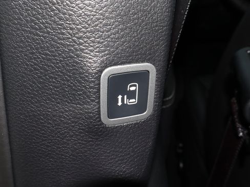 New 2026 Chrysler Pacifica Select image 17