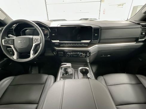 Used 2025 Chevrolet Silverado 1500 LT Trail Boss w/ LT Trail Boss Premium Package AWD/4WD image 10
