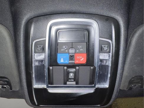 Used 2025 RAM 1500 Laramie AWD/4WD image 22