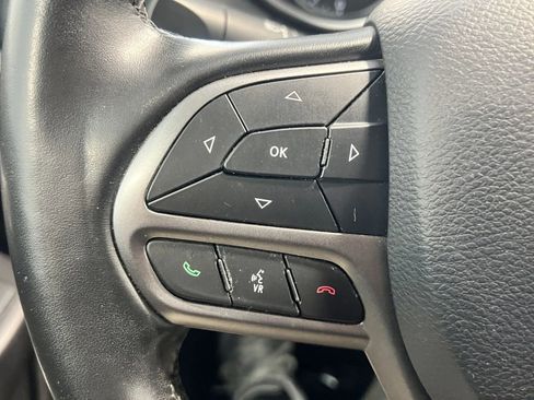 Used 2020 Jeep Cherokee Limited AWD/4WD image 36