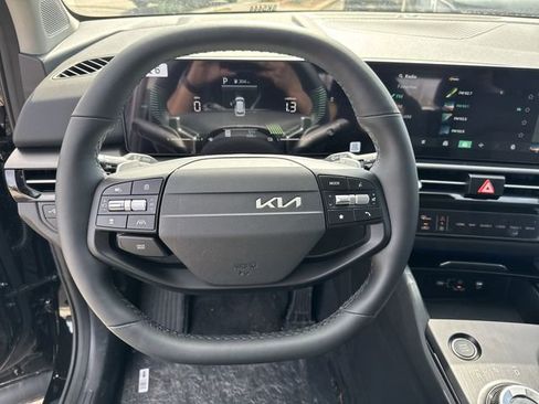 New 2026 Kia Sportage LX image 10