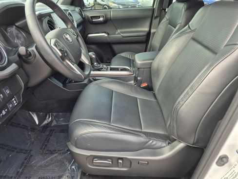 Used 2021 Toyota Tacoma Limited w/ Nightshade Package AWD/4WD image 16